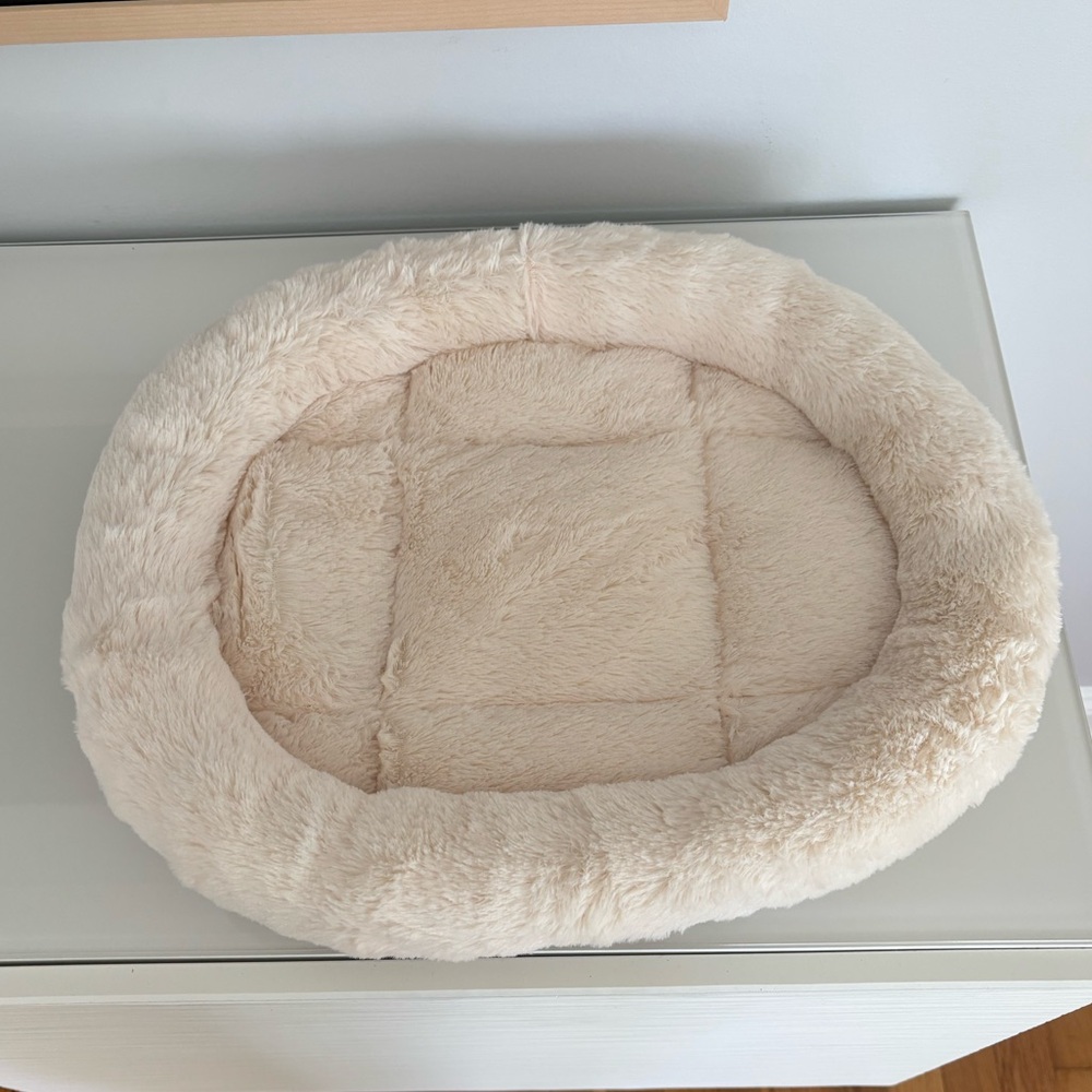 Frisco Self-Warming Bolster Kitten Bed - Picture 3 of 5